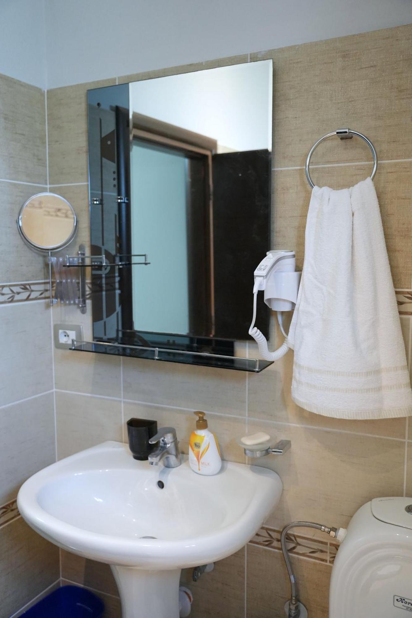 Apartament Duzgo จีโรคาสเตอร์ ภายนอก รูปภาพ